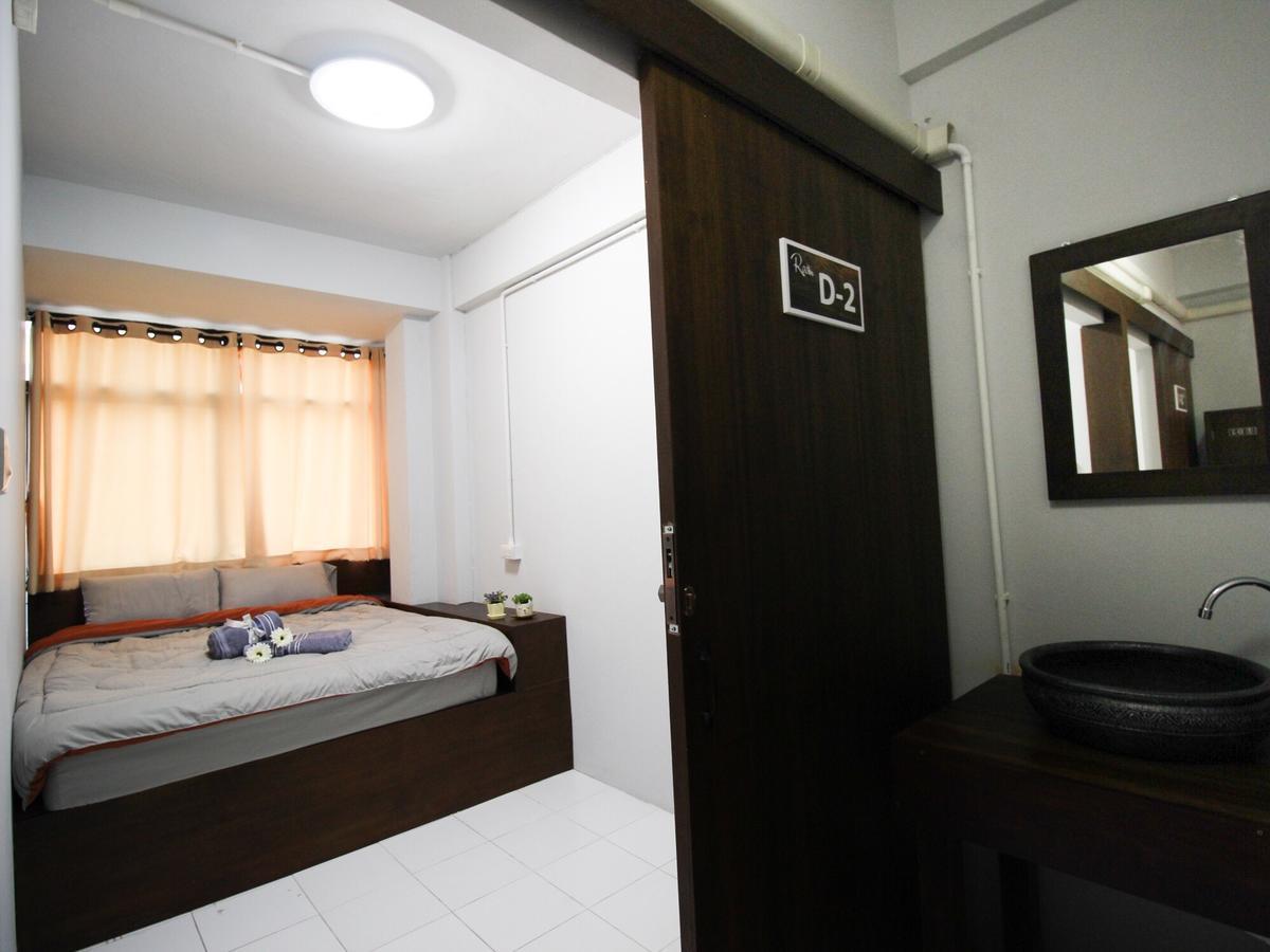 Bedtiny Hostel (Adults Only) เชียงใหม่ ภายนอก รูปภาพ