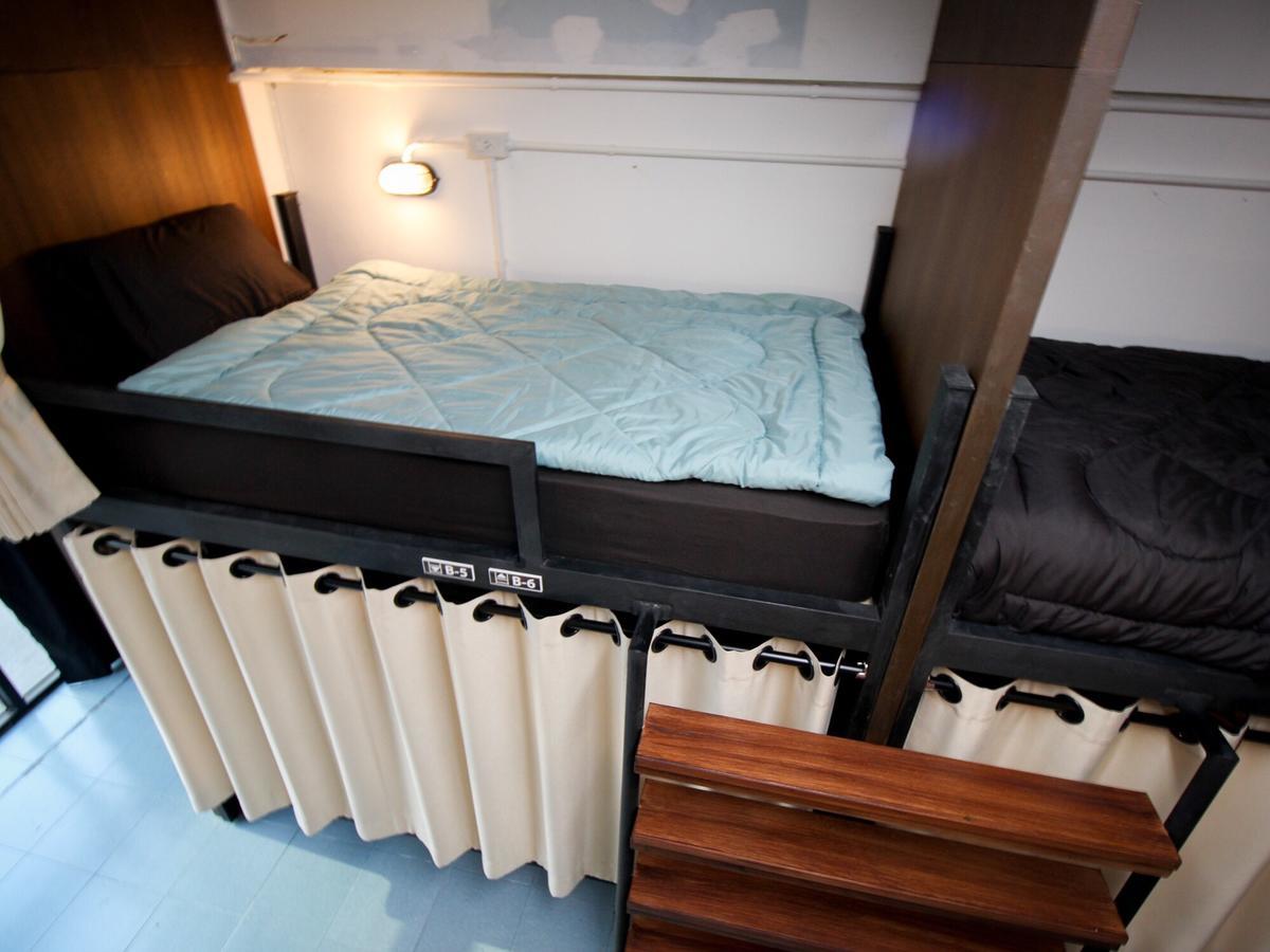 Bedtiny Hostel (Adults Only) เชียงใหม่ ภายนอก รูปภาพ